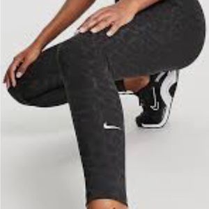Nike One Leggings
